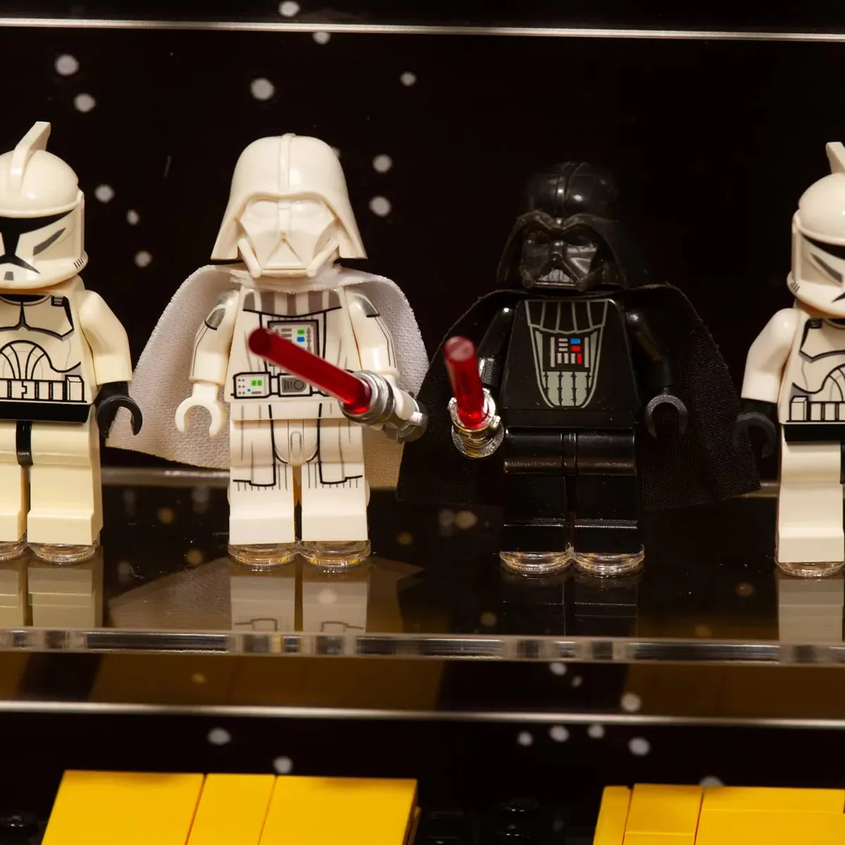 Premium Wall Display Case for 124 LEGO® Minifigures - Détail exposition 7