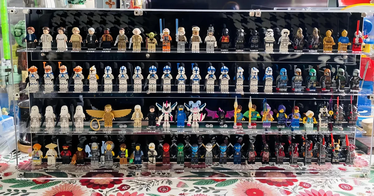 Premium Wall Display Case for 92 LEGO® Minifigures - Collector's Edition - Détail exposition 6