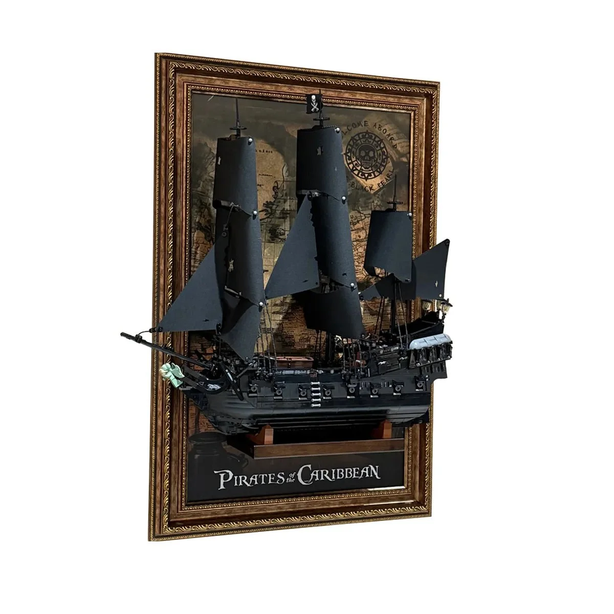 Premium Wall Display Frame for LEGO® Icons Captain Jack Sparrow's Pirate Ship (10365) - Détail exposition 5