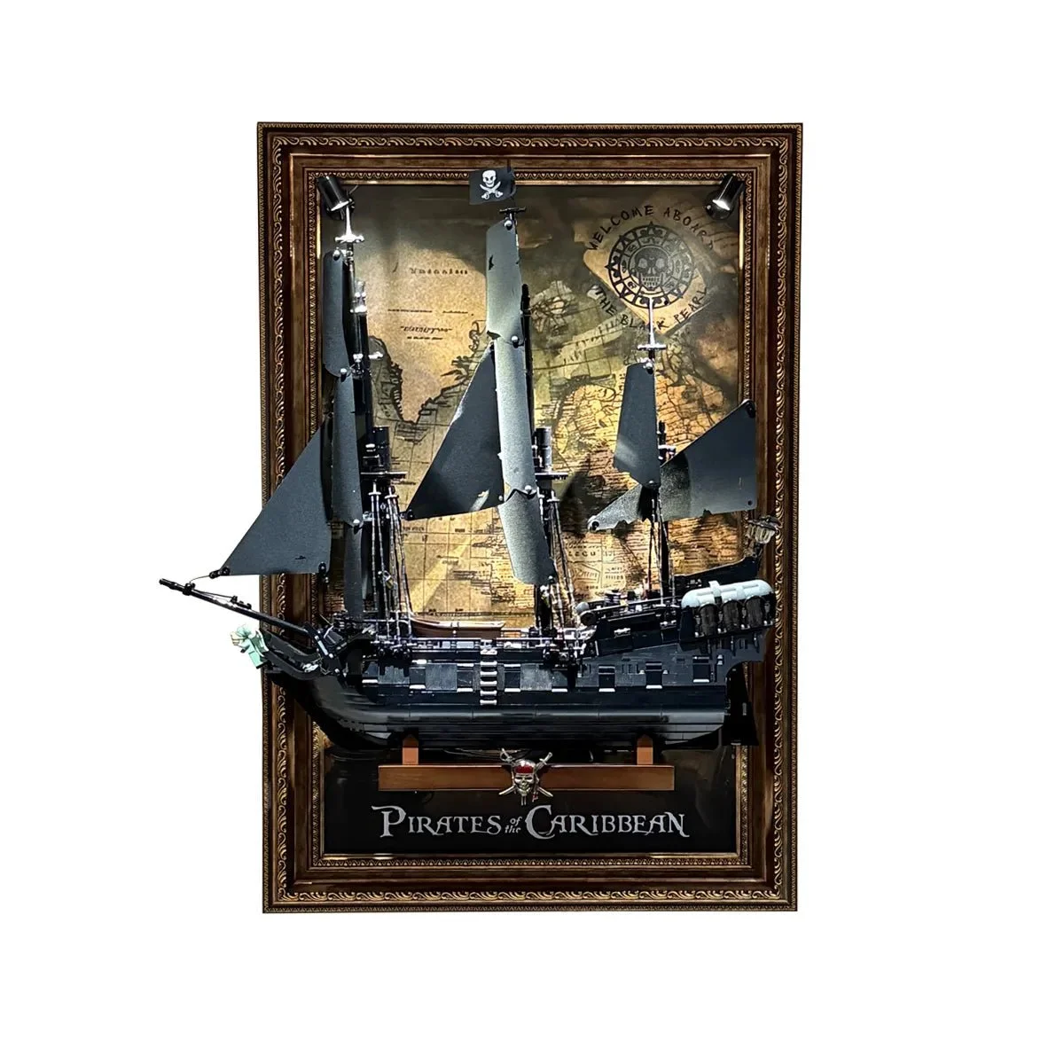 Premium Wall Display Frame for LEGO® Icons Captain Jack Sparrow's Pirate Ship (10365) - Détail exposition 7