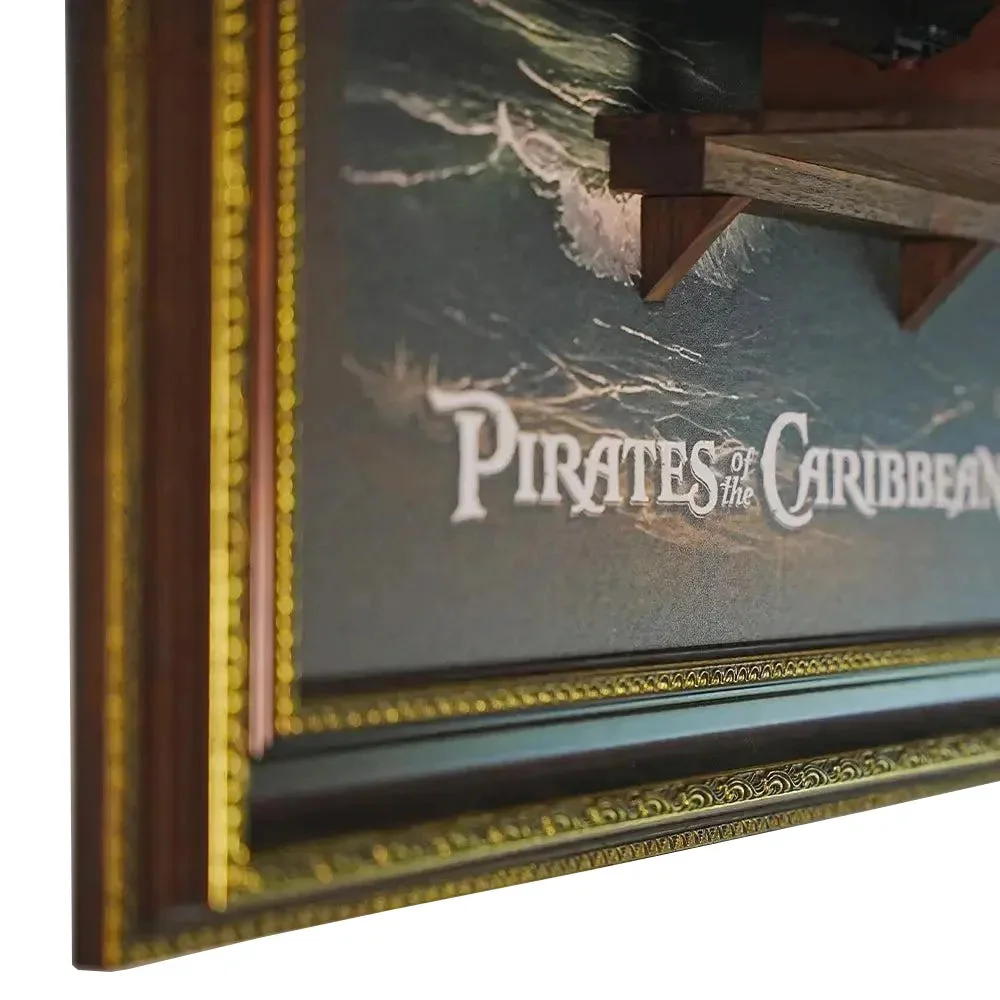 Premium Wall Display Frame for LEGO® Icons Captain Jack Sparrow's Pirate Ship (10365) - Détail exposition 10