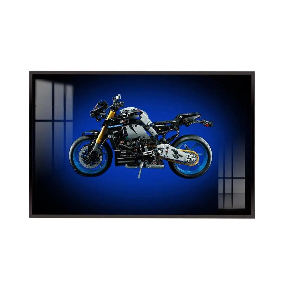 Premium Wall Display Frame for LEGO® Technic™ Yamaha MT-10 SP (42159) - Détail exposition 6