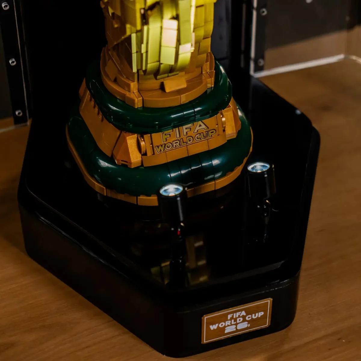Premium-Schaukasten für LEGO® FIFA World Cup™ Offizielle Trophäe (43020) - Détail exposition 9