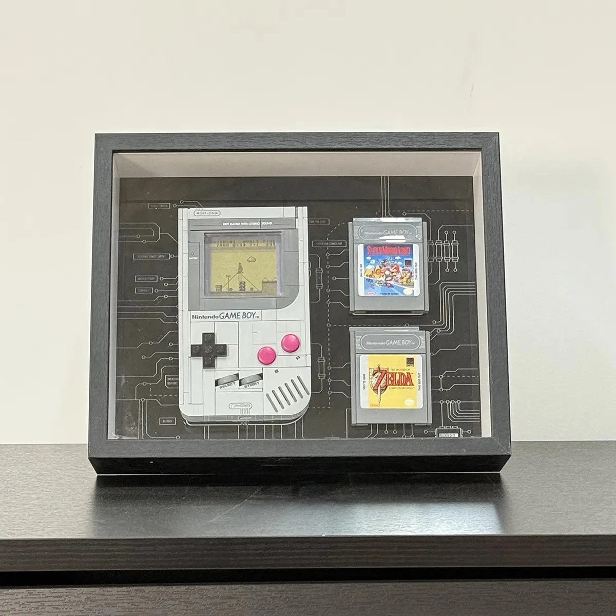 Marco de Pared Premium para Game Boy & Cartuchos (72046) - Détail exposition 3
