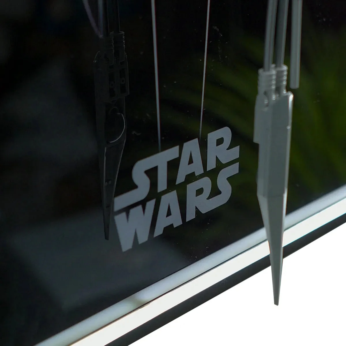 Cornice da Parete Premium per LEGO® Star Wars™ The Mandalorian's N-1 Starfighter (75442) - Détail exposition 9